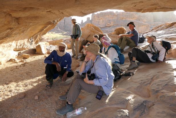 Trekking-Gruppe in der Wüste Algeriens