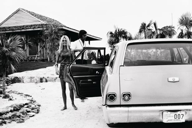 Brigitte Bardot mit ihrem Liebhaber Patrick Gilles auf den Bahamas.