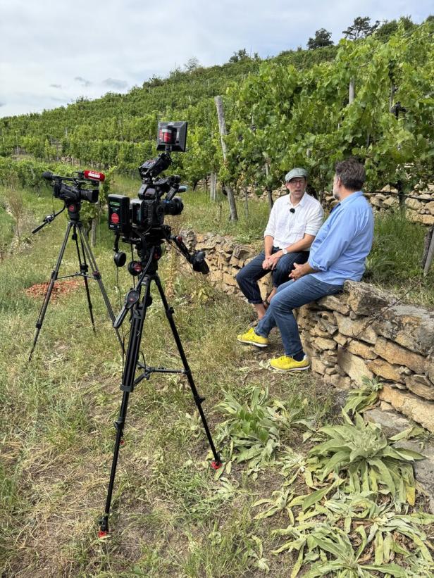 Interview auf dem „Wachau-Wahrzeichen“ Trockensteinermauer.