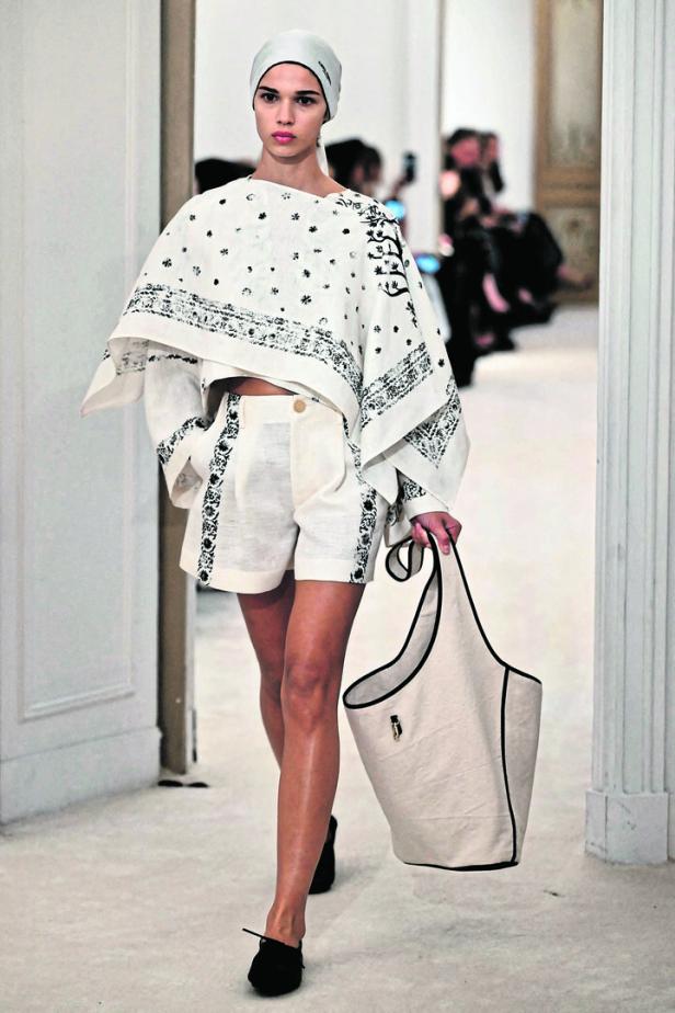 FASHION-ITALY-MILAN-WOMEN-FERRETTI