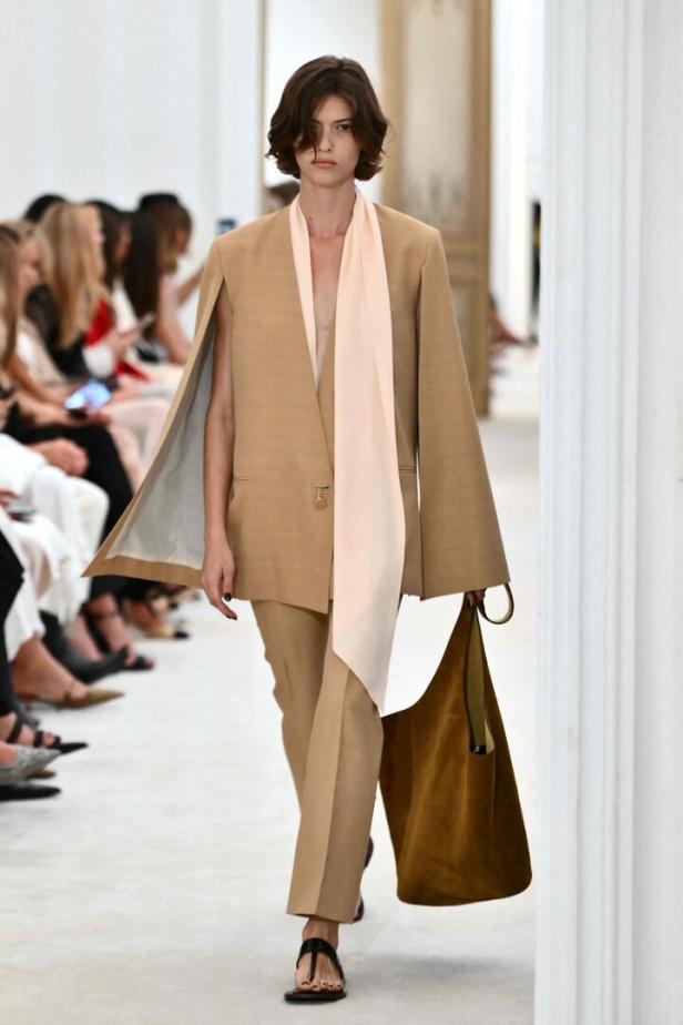 FASHION-ITALY-MILAN-WOMEN-FERRETTI