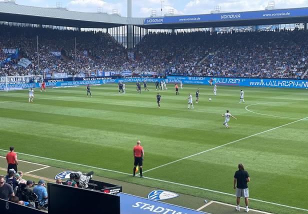 Fußballstadion bei einem Spiel von VfL Bochum