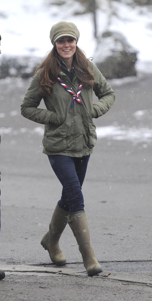 Prinzessin Kate trägt die schlammgrünen Luxus-Neoprenstiefel von Le Chameau mit Leidenschaft. 