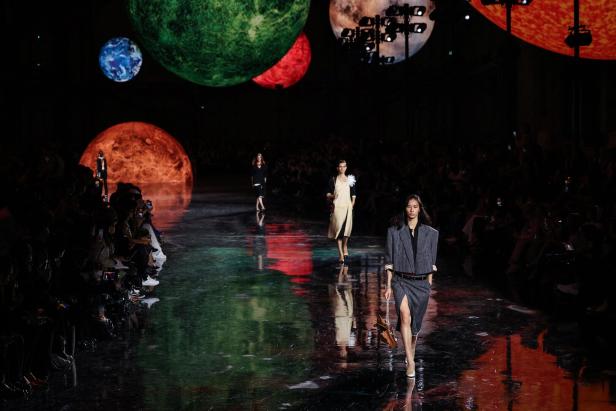FASHION-FRANCE-WOMEN-CHANEL