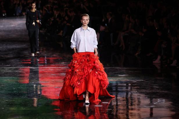 FASHION-FRANCE-WOMEN-CHANEL