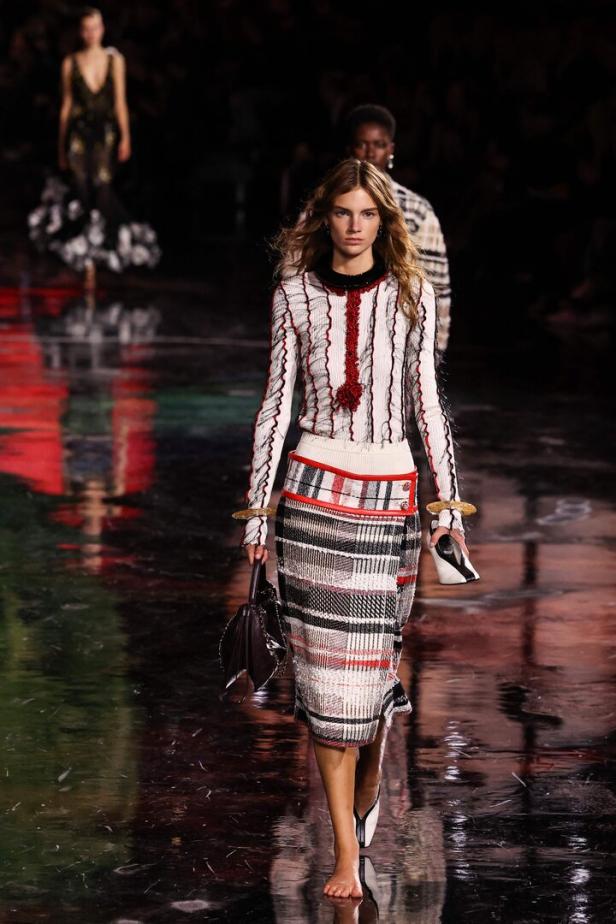 FASHION-FRANCE-WOMEN-CHANEL