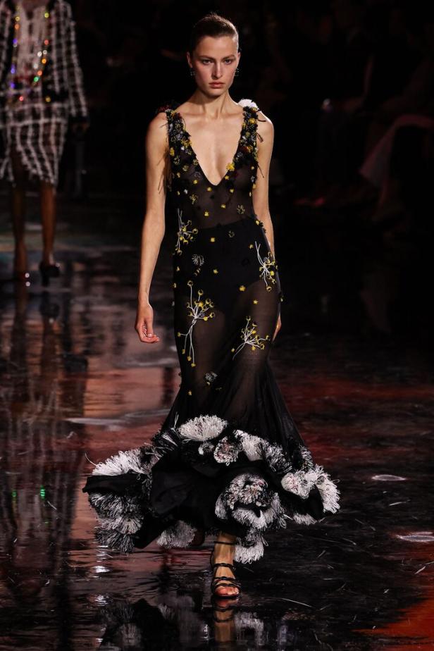 FASHION-FRANCE-WOMEN-CHANEL