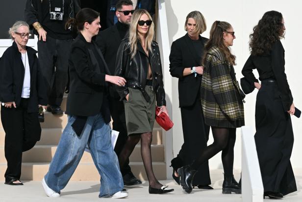 FASHION-FRANCE-WOMEN-DIOR-PHOTOCALL
