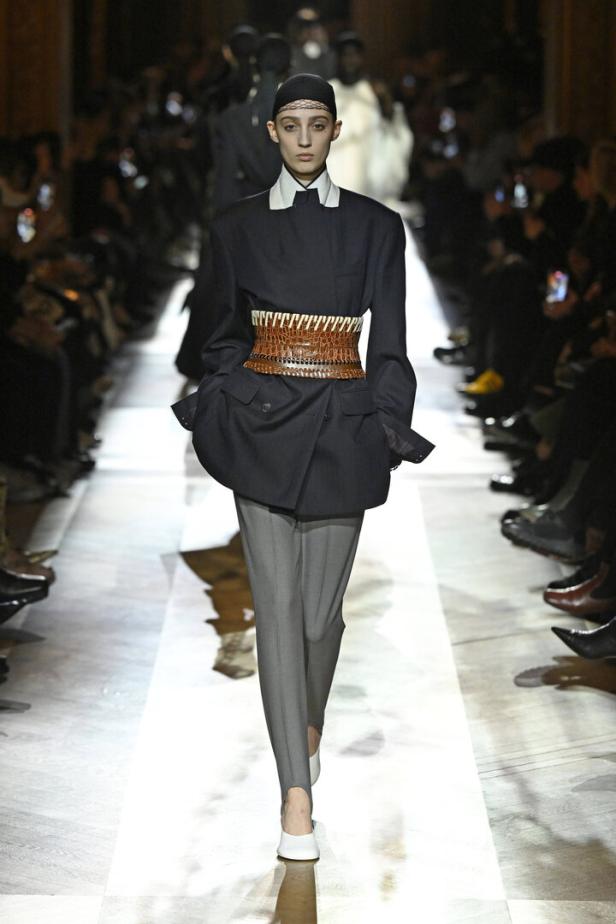 Dries van Noten Ready to wear fall winter 2025/26  Paris March 2025