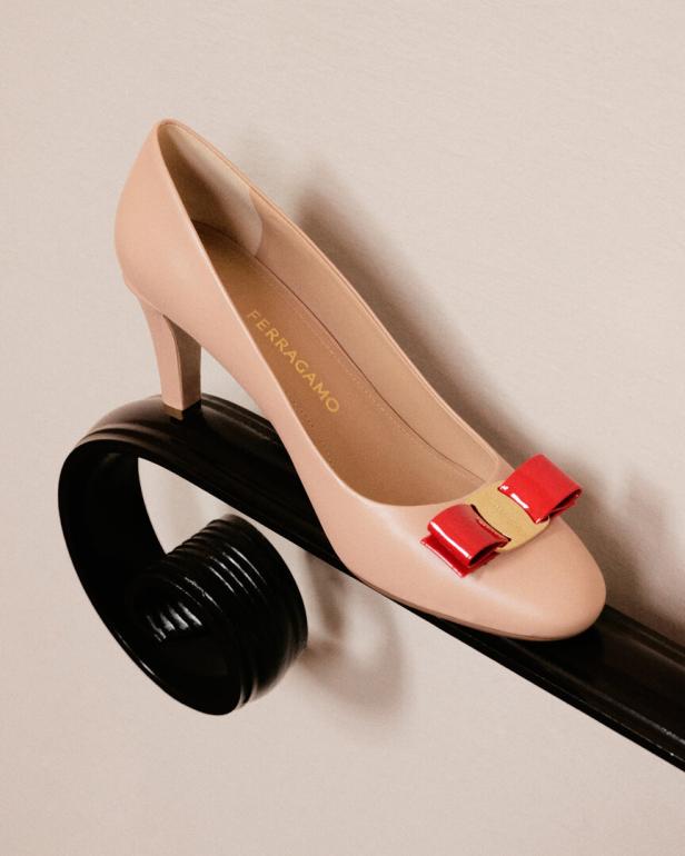 Hautfarbene Pumps von Ferragamo. 46-219091301