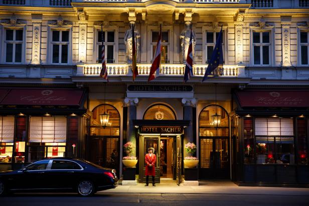 Hotel Sacher in Wien  46-214378153