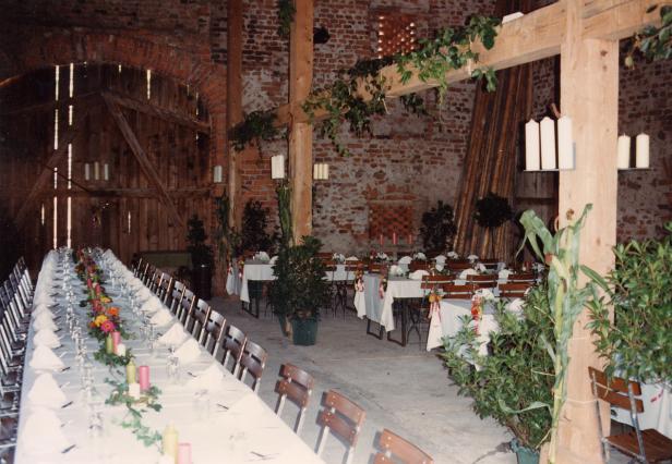 Ambiente Wirt z'Neuhausen