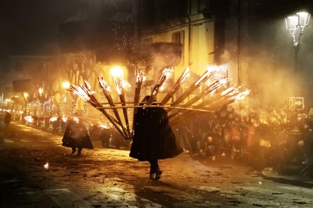 Agnone, Molise (Italy): the traditional Christmas event called 'Ndocciata