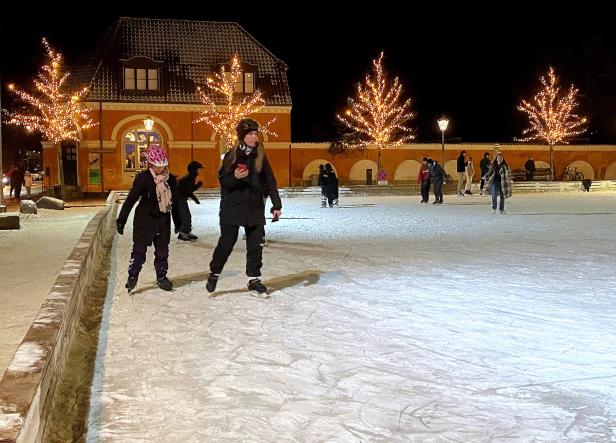 Ice skating  at Frederiksberg Runddel, Denmark