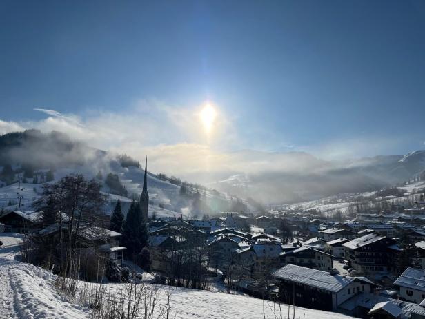 Maria Alm im Winter bei Sonnenschein