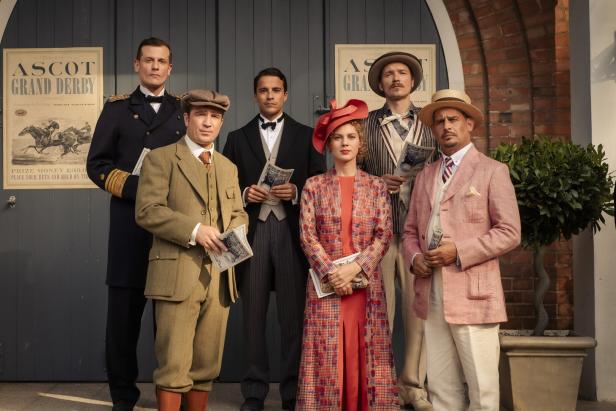 Szenenfoto Serie "Miss Sophie - Same Procedure As Every Year"