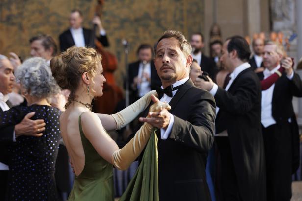 Moritz Bleibtreu und Alicia von Rittberg in "Miss Sophie"