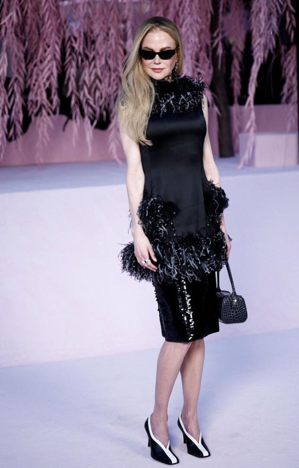 FASHION-FRANCE-WOMEN-CHANEL-CELEBS