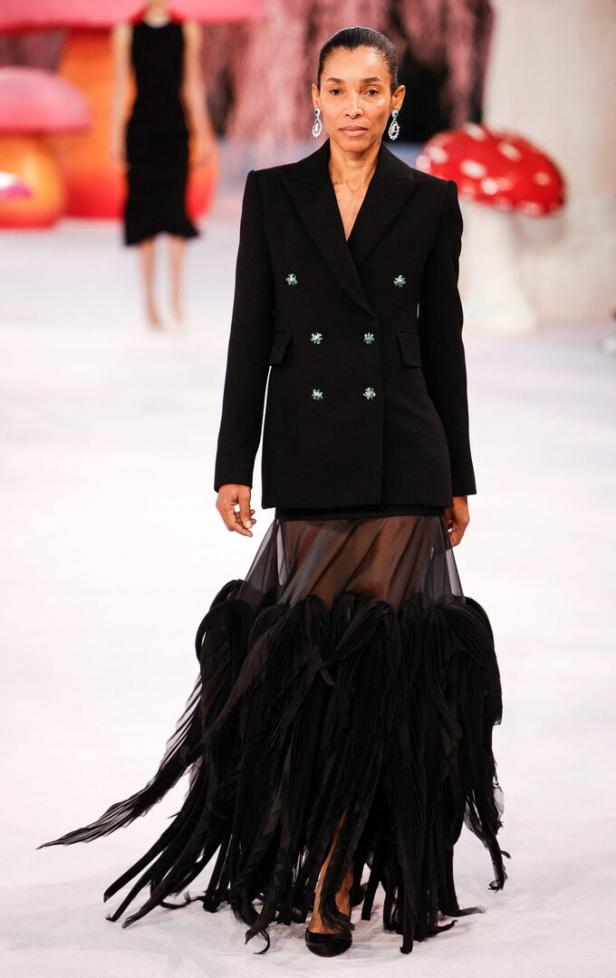 FASHION-FRANCE-WOMEN-CHANEL