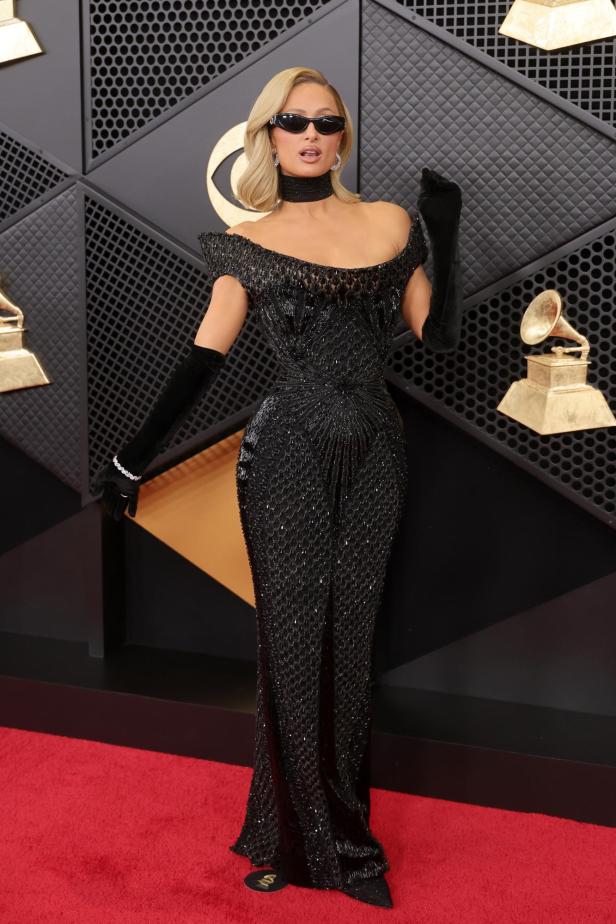 Paris Hilton im Kleid von Nicolas Jebran