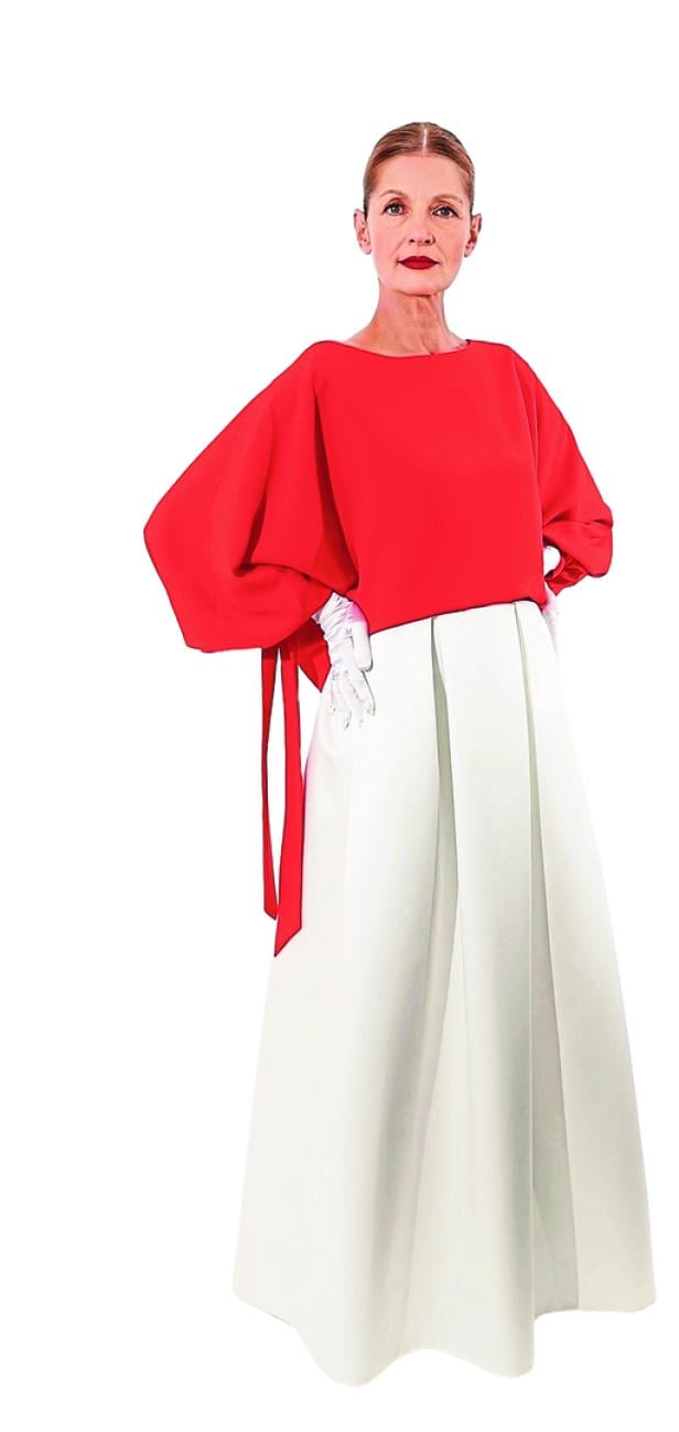 schlichtes Oberteil, voluminöser Rock von Thang de Hoo