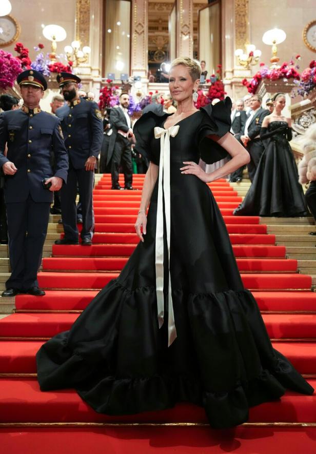 OPERNBALL 2026: SKLENA?ÜKOVÁ