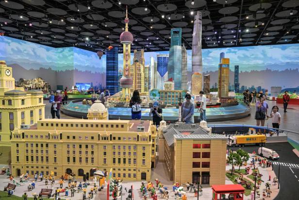 Größtes Legoland der Welt in Shanghai