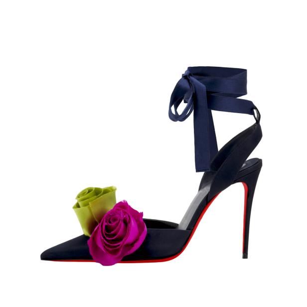 Schwarze Hohe Schuhe mit einer Rosa Blume vorne