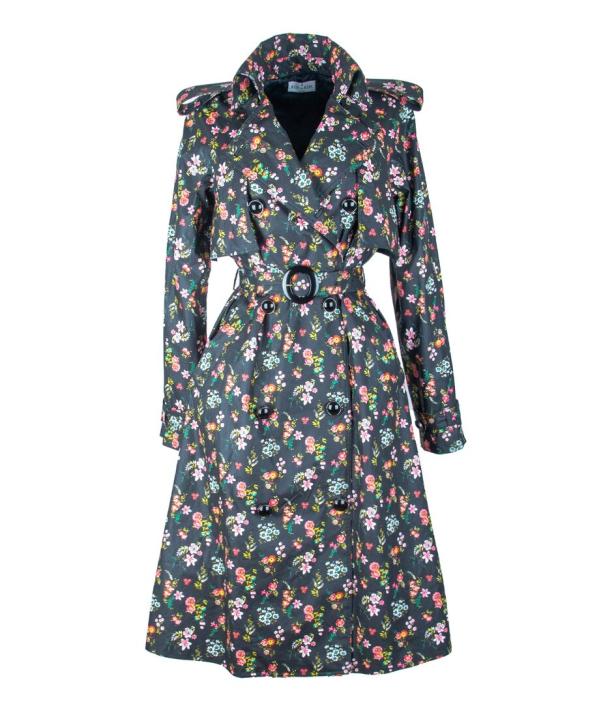 Ein geblümter Trenchcoat