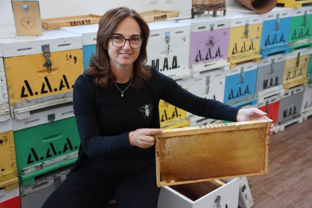 Imkerin Dionysia Anthouli 