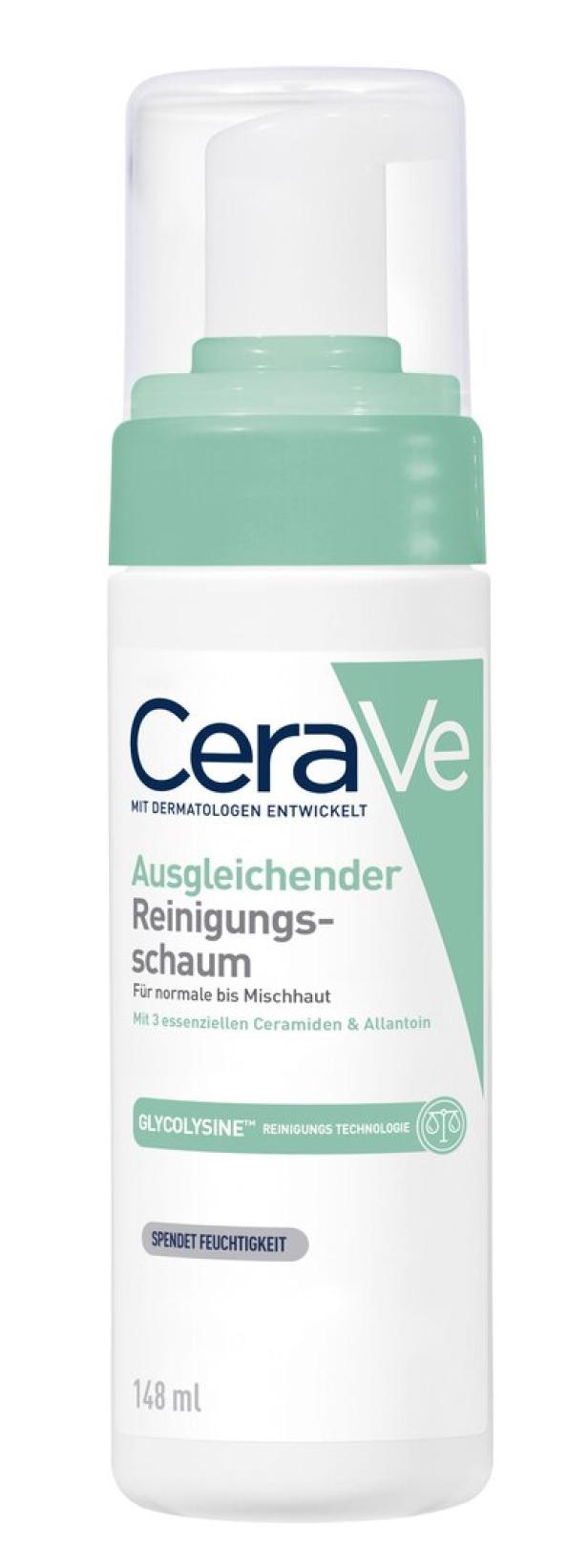 Eine Flasche CeraVe Ausgleichender Reinigungsschaum für normale bis Mischhaut ist zu sehen.