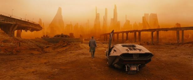 Szenebild aus "Blade Runner 2049" mit Ryan Gosling