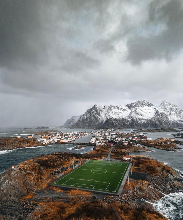 Henningsvær,Soccer,Field,Winter,Panorama,With,Spectacular,Sky,And,Snowy