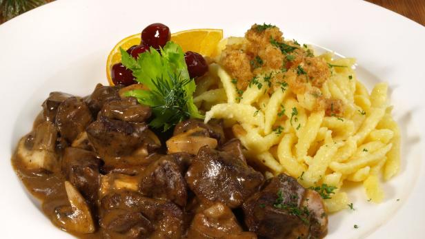 Rehragout mit Spätzle (Symbolfoto)