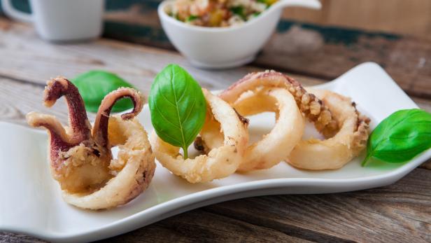 deep fried calamari rings
