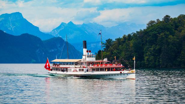 Tourist cruise boat, Lucerne Lake