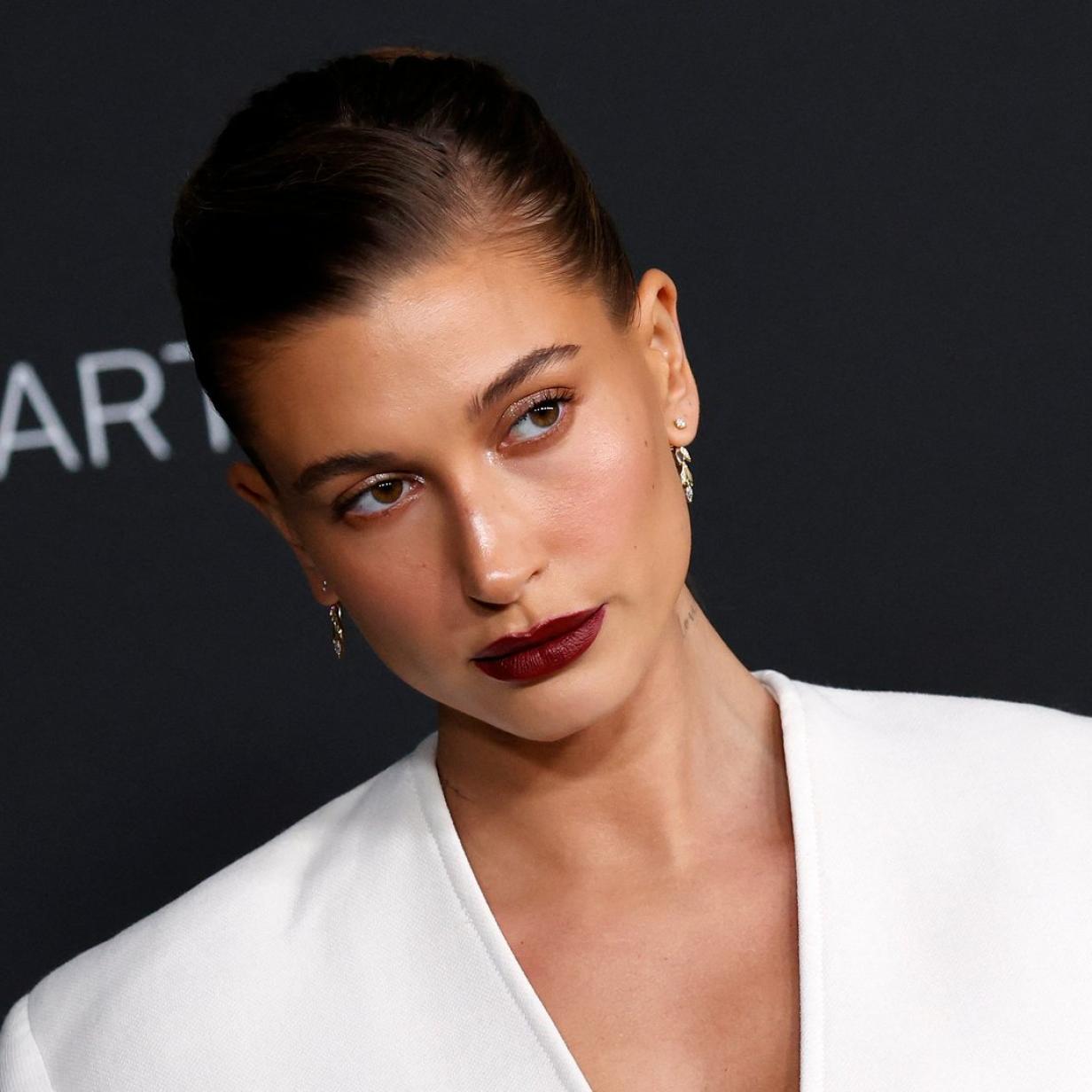 Hailey Bieber Zeigt Vor Wie Wir Naked Hosen Zum Ausgehen Tragen