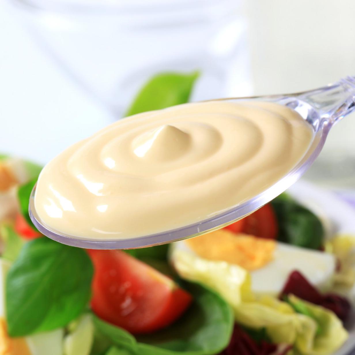 Mayonnaise ohne Ei: Was die beliebte Sauce trotzdem cremig macht