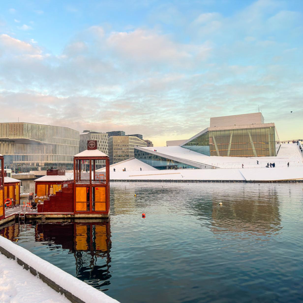 Oslo ist eine coole Kühle mit heißer Sauna im Fjord