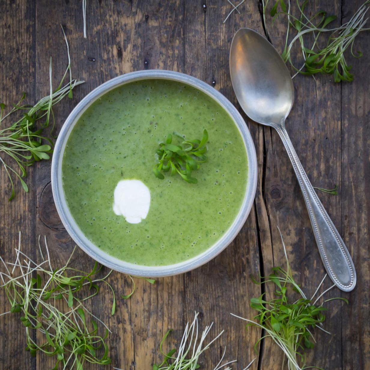 Frühlingshafte Kressesuppe