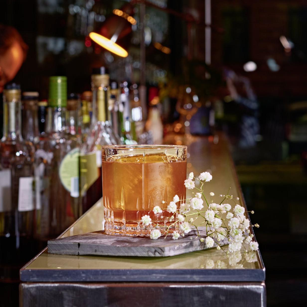 Cocktail-Rezept aus der Halbestadt-Bar: "The Art of Choke"