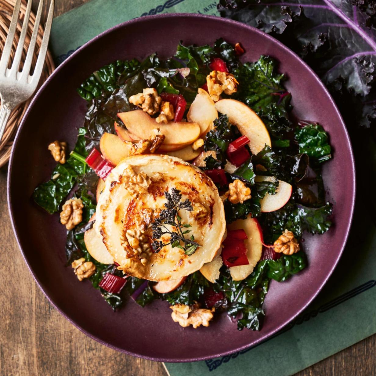 Baumgärtners &amp;quot;Tweed Time&amp;quot;-Rezept: Grünkohlsalat mit überbackenem Ziegenkäse