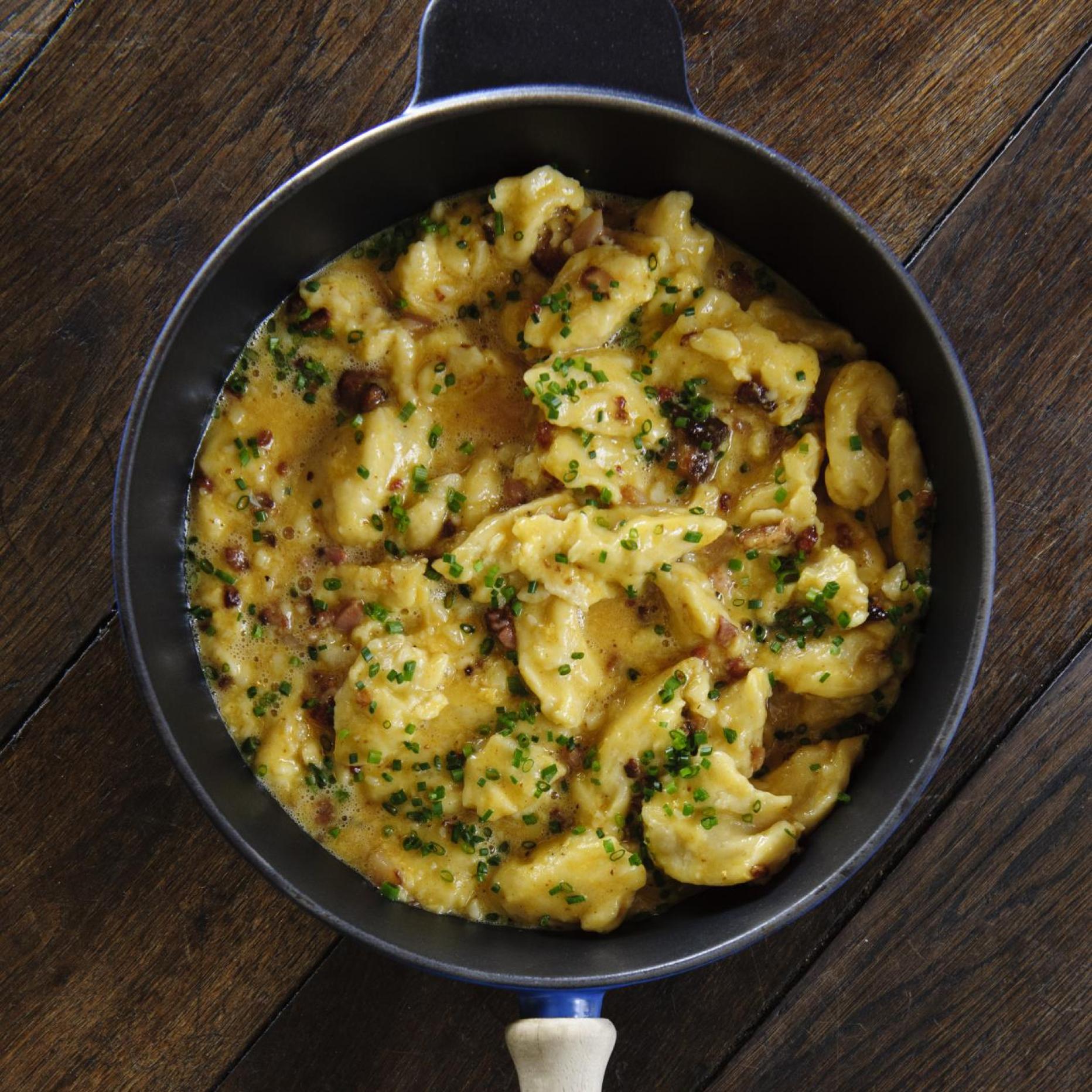 Österreichisches Rezept: Geröstete Knödel mit Ei