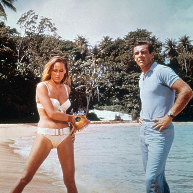 Ursula Andress und Sean Connery am Strand von Laughing Waters: Zwischen Jänner und März 1962 entstand hier mit Minimalbudget von einer Million Dollar „Dr. No“, der erste Bond-Film. 59 Jahre und weitere 24 Bond-Filme später ist Geheimagent 007 immer noch Kult