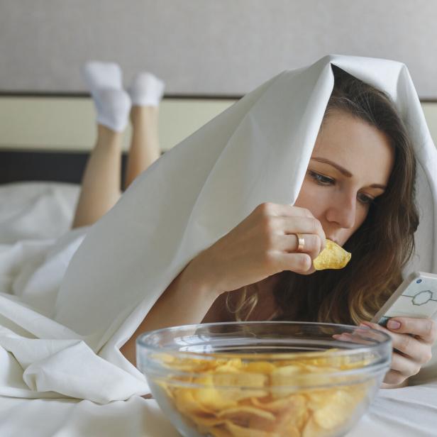 Wo isst ein Goblin sonst seine Chips, wenn nicht im Bett?