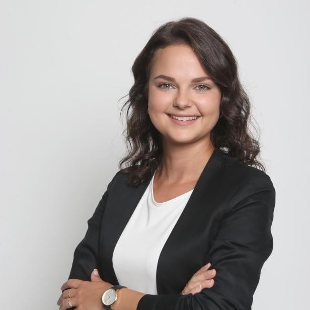 Caroline Bartos