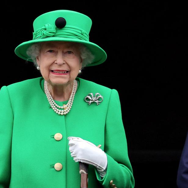Queen Elizabeth II und Urenkel Prinz George