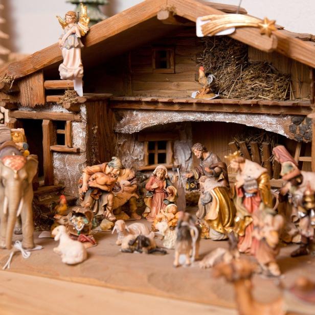 Holzschnitzerei Lorenz in Steeg in Tirol: meist Unikate, kosten die Krippen und teils sogar einzelne Figuren mehrere hundert Euro
