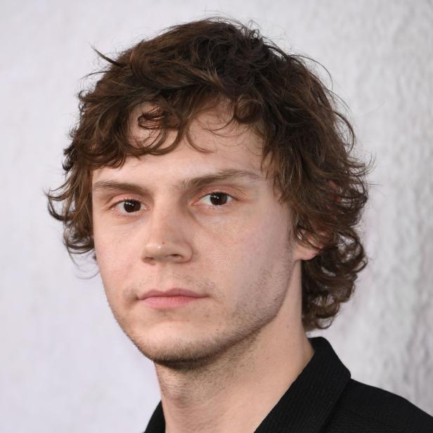 Evan Peters