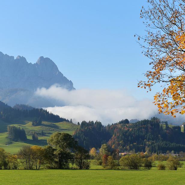 Herbstliche Landschaft in St. Johann in Tirol